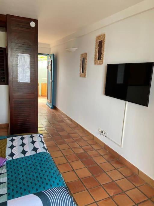 Studio Au Soleil Levant, Avec Piscine La Trinité Zewnętrze zdjęcie